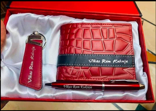 Personalized Wallet & Keychain Gift Set - Custom Engraved | Madarax Store