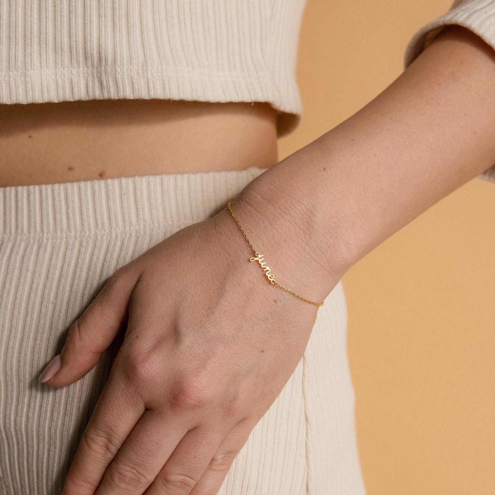 Minimalist Custom Name Bracelet - Dainty Personalized Script | Madarax Store